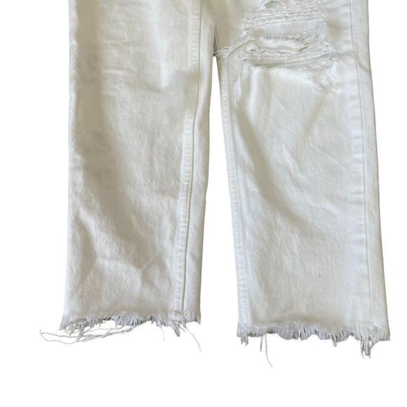 Levi’s Mom Jean Distressed White  -  Size 29 - Picture 6 of 14